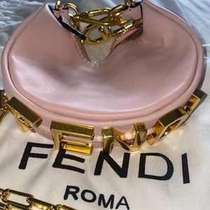 Pink mini handbag with Gold hardware!